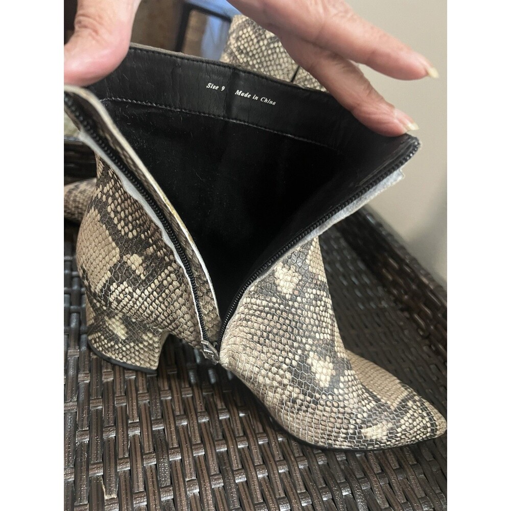 Dolce Vita Leather Snake Embossed Ankle Boots Booties 9 Western Summer Cowgirl - Picture 12 of 12